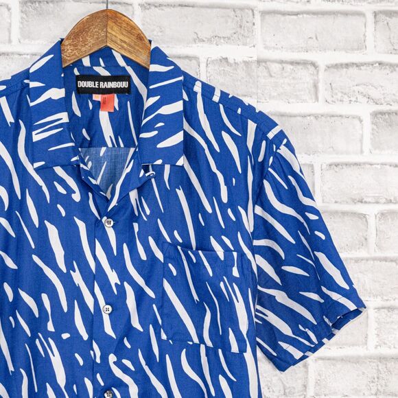 Double Rainbouu  Short Sleeve Button up camp shirt blue print Men's Medium - Picture 1 of 5
